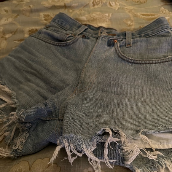 Vintage Levi 505 Distressed Shorts - Picture 4 of 5